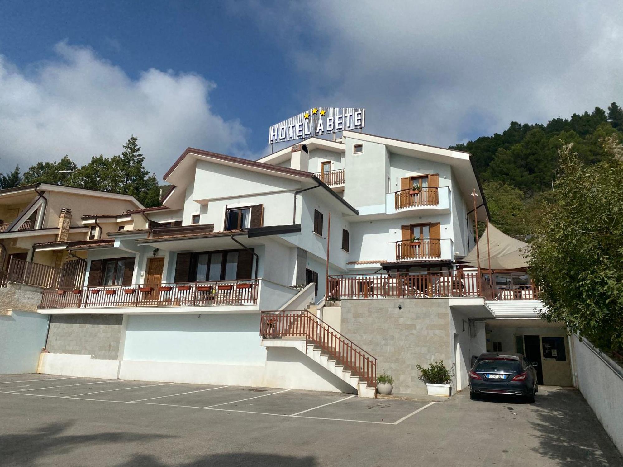 Bike-Hotel Abete San Giovanni Rotondo Exterior photo
